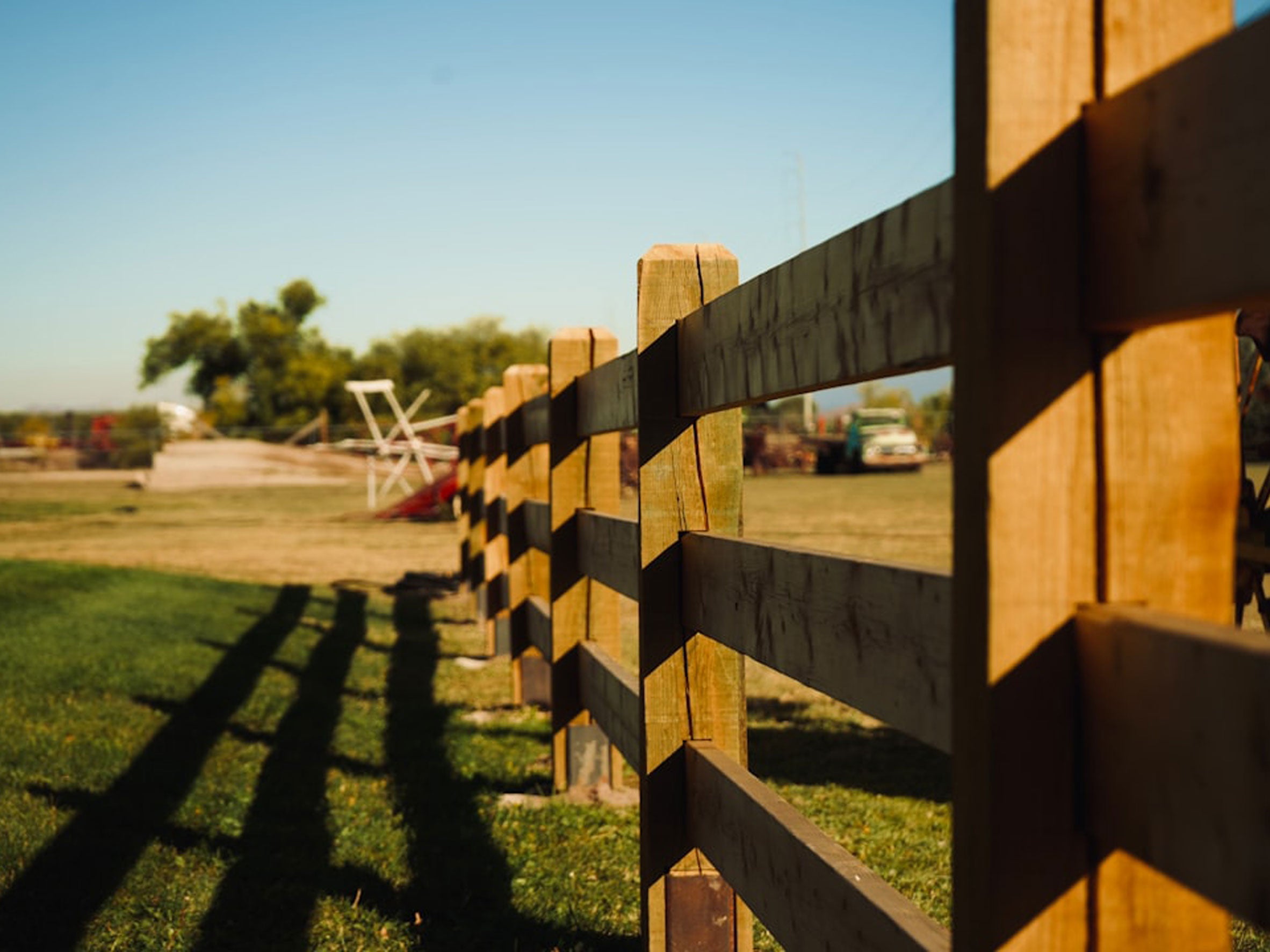 How to Build a Fence: Essential DIY Tips
