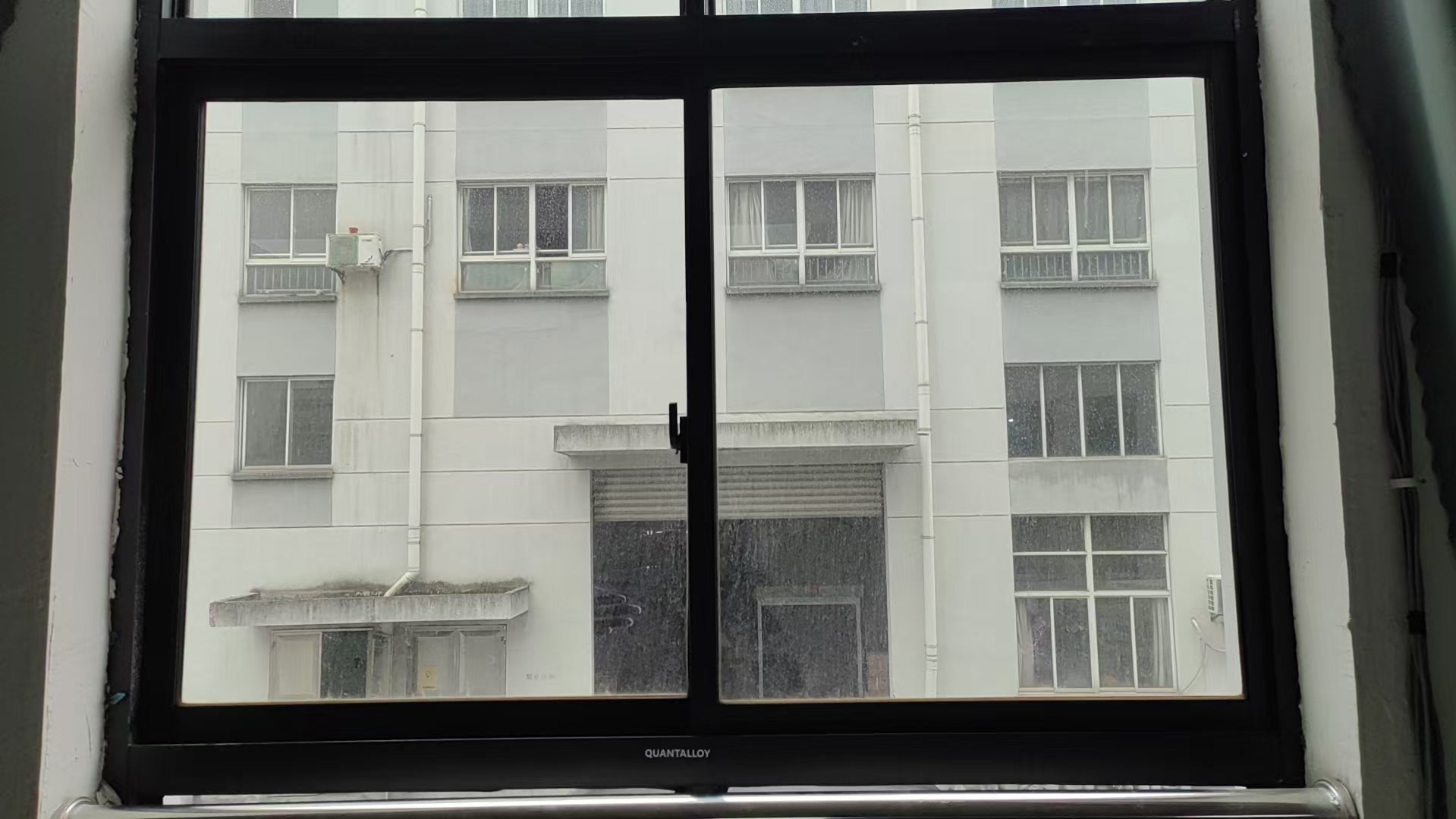 Quantalloy Aluminum Window